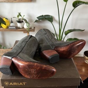 Ariat Stardust Cowgirl Boots BRAND NEW